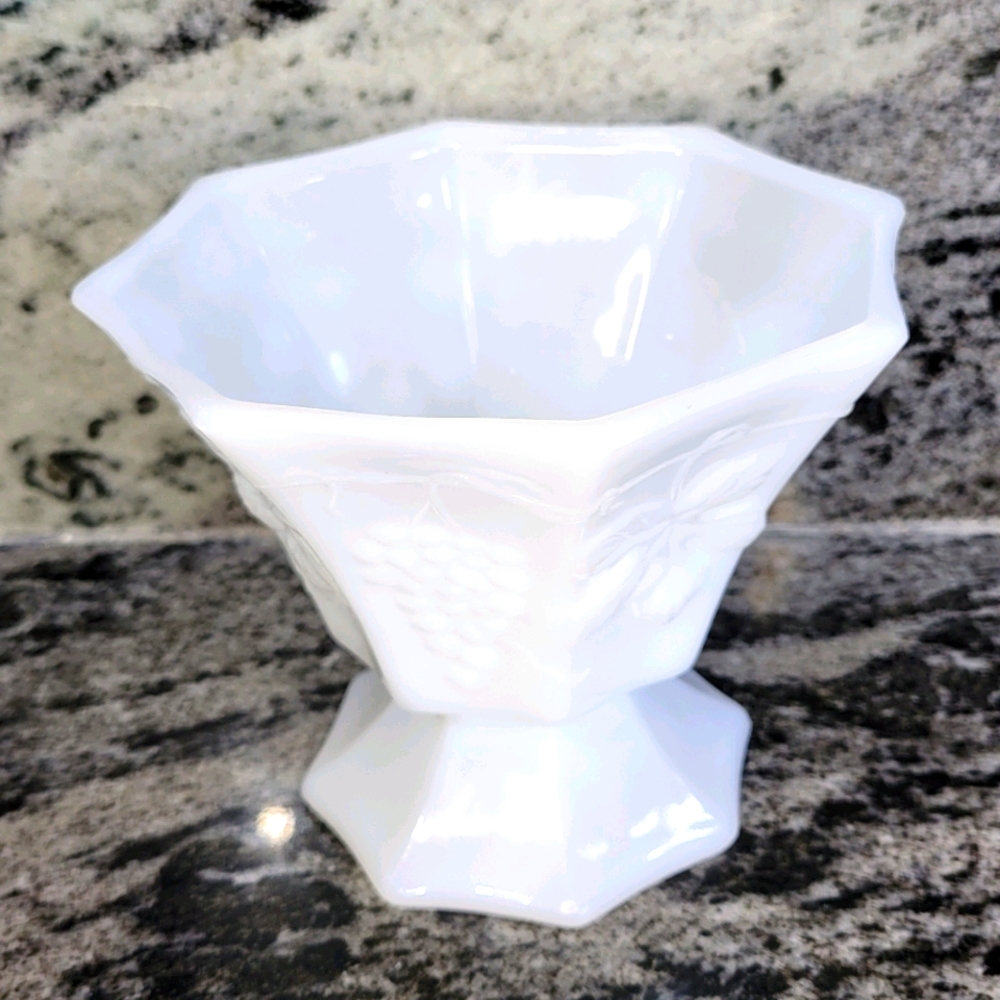 🌵Vintage pedestal milk glass candy dish planter